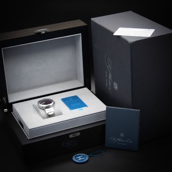 H. Moser and Cie Streamliner 6201-1201